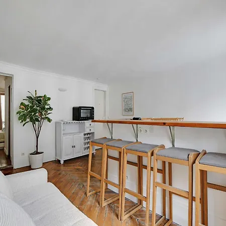 Apartment Charming - Mobility Lease *